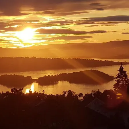 A Beautiful House With A Garden And A View Of The Fjords ヴィラ *